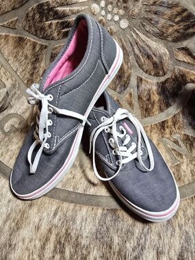 Vans Size 8 Off The Wall low-top canvas sneakers